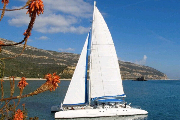 Quality Tourist Activities with Catamaran Fountaine Pajot-Experience in Setúbal, Portugal