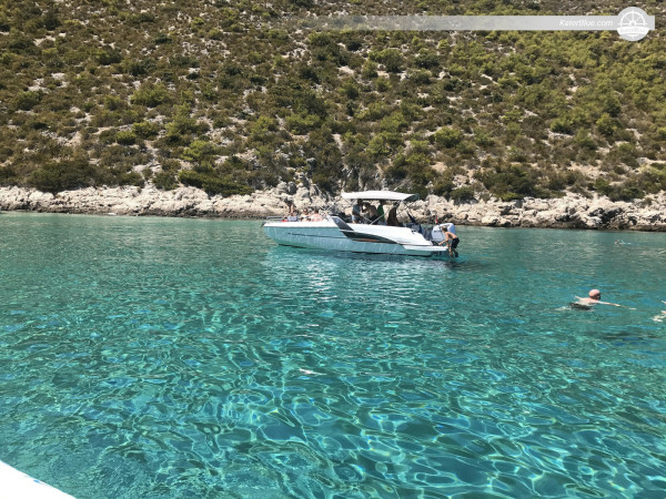 Verbringen Sie den Tag auf See mit einer Motoryacht rund um Trogir, Kroatien