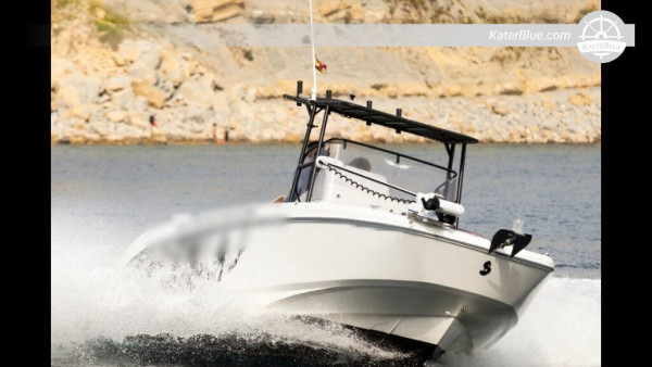 High Season Water Adventure with Motorboat Beneteau in Alicante, Spain