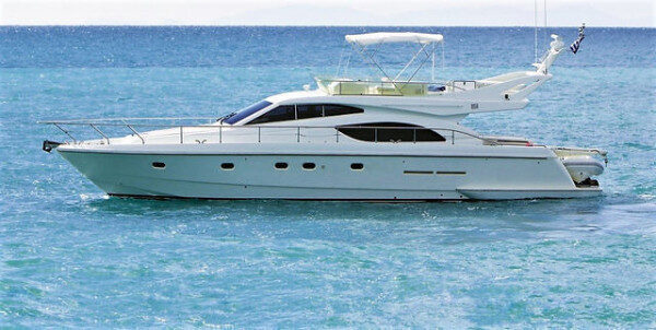 Half-Full Day in Low Season With Luxury and Comfort Motor Yacht for Cruising Experience in Ornos, Greece