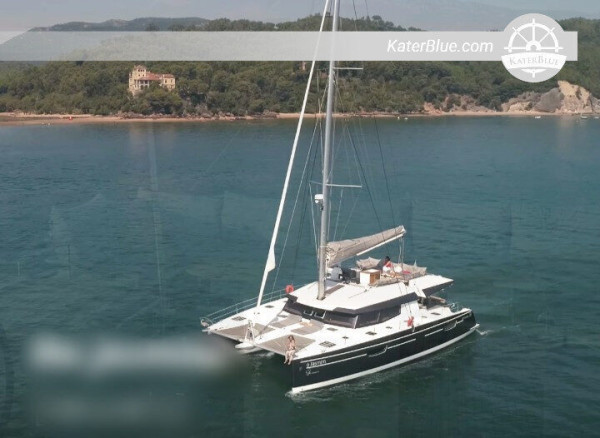 New Luxury Catamaran Fountaine Pajot for 18 People Capacity-Experience in Setúbal, Portugal
