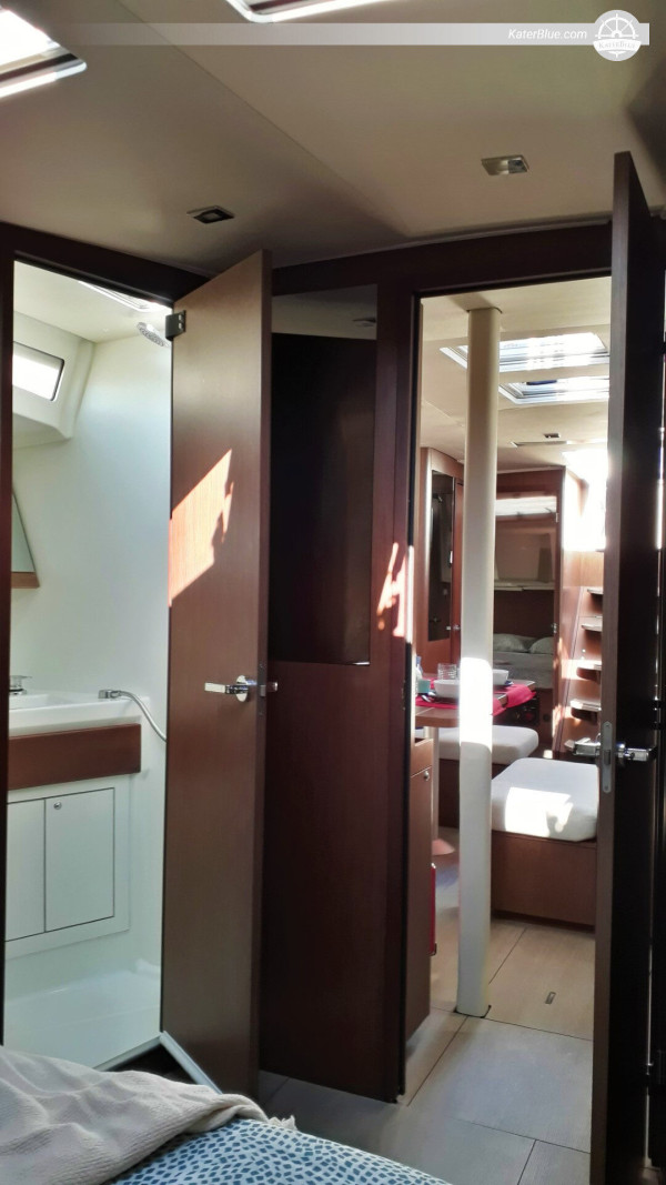 Cruise around Split, Croatia on opulence sailing yacht