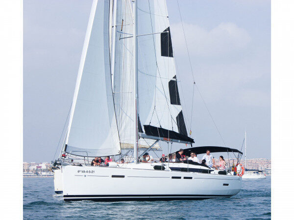 A Magnificent Jeanneau Sailing Yacht for Mid Season Cruising Experience in Valencia, Spain