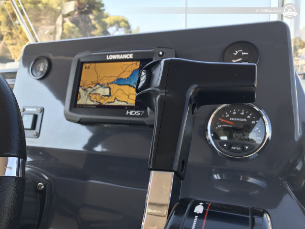 Smart Sundeck para charter de un día en Trogir, Croacia