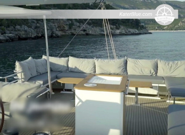 New Luxury Catamaran Fountaine Pajot for 18 People Capacity-Experience in Setúbal, Portugal

