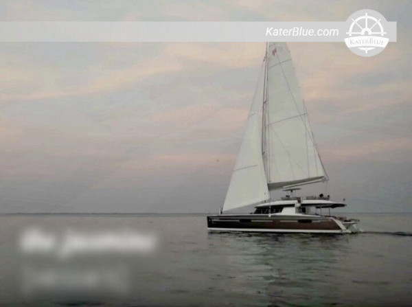 New Luxury Catamaran Fountaine Pajot for 18 People Capacity-Experience in Setúbal, Portugal
