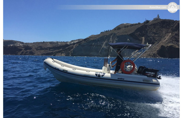 A Spacious and Comfortable Speedboat for Cruising Experience in Vlichada, Greece