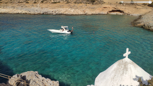 Yunanistan'ın Naxos adasında, inanılmaz derecede konforlu bir RIB teknesiyle yarım günlük bir deneyim.