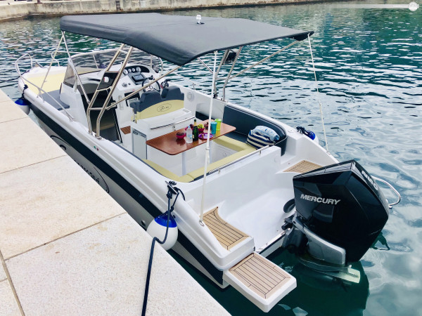Comfortable Motor Boat Saver for The Ultimate Glimpse and Comfort Cruising Experience in Opatija, Croatia