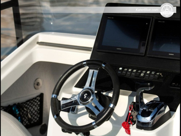 High Season Water Adventure with Motorboat Beneteau in Alicante, Spain