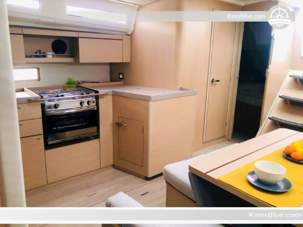 Experience the wonder of Croatian sea on sailing yacht in Split