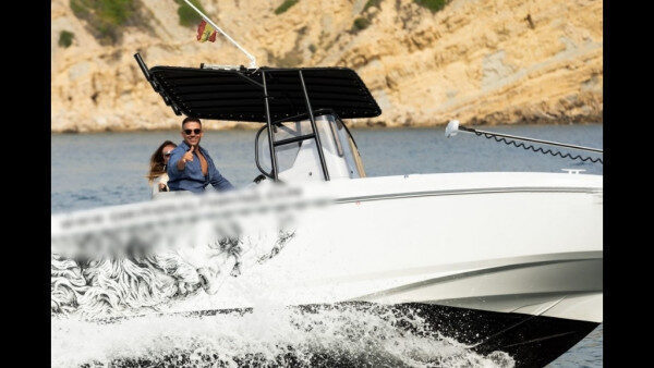 High Season Water Adventure with Motorboat Beneteau in Alicante, Spain