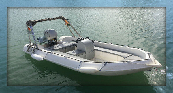 Rent Boat for 2 hours without License in Barcelona, Spain