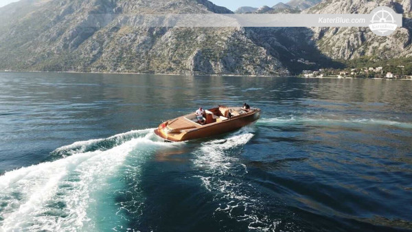 Karadağ'ın güneyindeki Tivat'ta motorlu tekneyle su maceraları eşliğinde harika bir tatil geçirin.