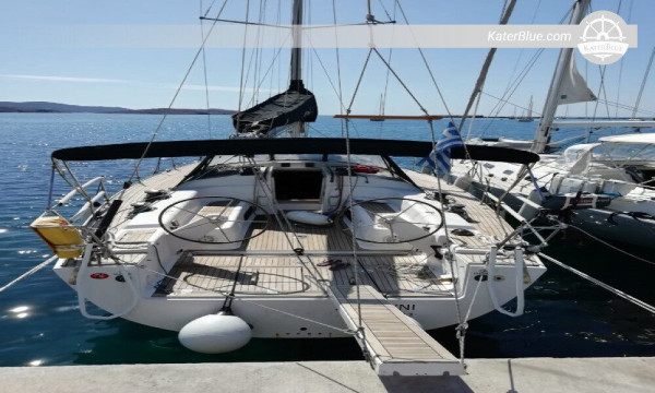Learn how to sail and get acquire experience in Syros, Greece