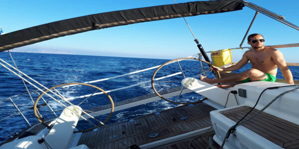 Learn how to sail and get acquire experience in Syros, Greece