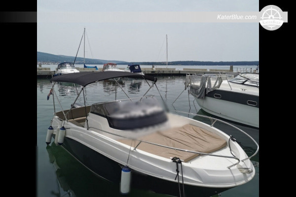Hırvatistan'ın İstria bölgesindeki Krk'ta, motorlu teknemizle su maceraları dolu mükemmel bir tatil.