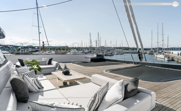 Exclusive getaway sailing leisure yacht Athens-Greece