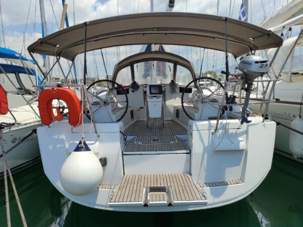 Esperienza di crociera a bordo dello yacht a vela Jeanneau Sun Odyssey a Tivat, Montenegro