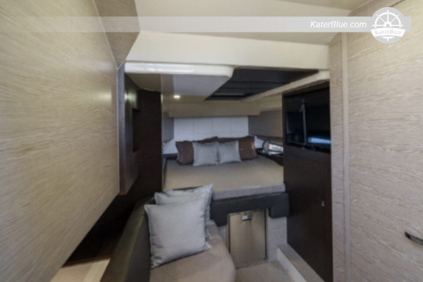 Esperienza di crociera a bordo del Motor Yacht Sacs 47, Tivat, Montenegro