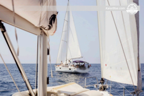 Esperienza di crociera a bordo dello yacht a vela Beneteau Oceanis 48 a Tivat, Montenegro.