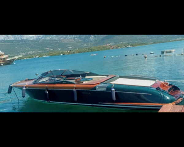 Riva Aquariva Motor Yatıyla Tivat-Karadağ'da Seyir Deneyimi