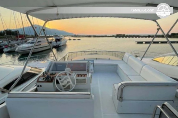 Sejloplevelse Motor Yacht Ferreti Tirana, Albanien