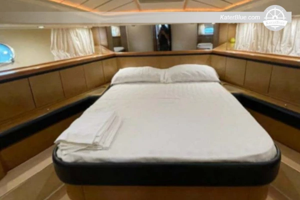 Sejloplevelse Motor Yacht Ferreti Tirana, Albanien