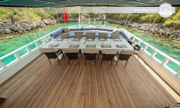 Croisière bleue avec un équipage professionnel de 6 personnes à Bodrum, en Turquie