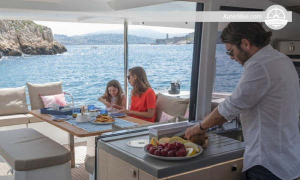 6-каютный катамаран Fountaine Pajot Astrea 42Athens-Greece