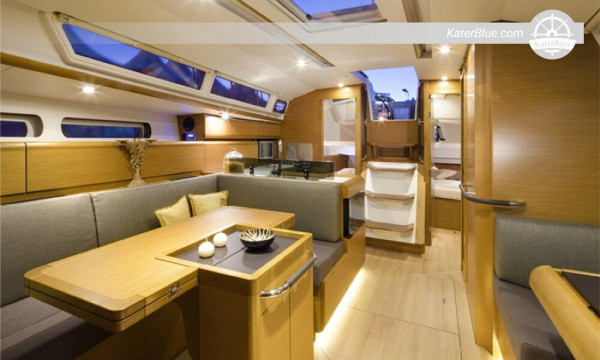Увеличенный кокпит парусной яхты Sun Odyssey 419, Афины, Греция