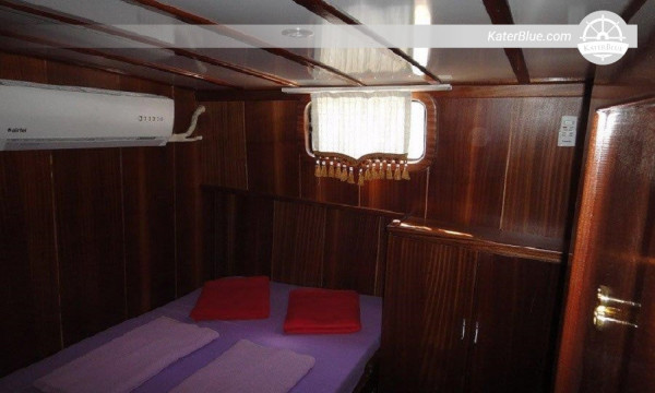 8 kabinli gulet, Marmaris-Türkiye arasında 16 misafir için Mavi Yolculuk sunuyor.