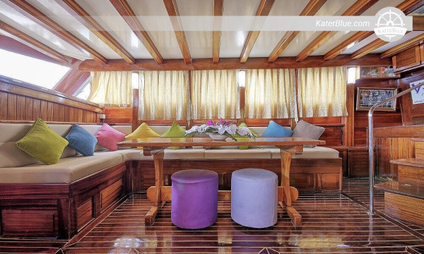 26 metre uzunluğunda, nitelikli mürettebatıyla mavi sularda seyir için uygun gulet, Marmaris-Türkiye.