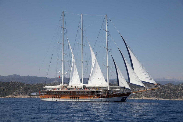 Passeios de barco diários no centro da Costa Brava - Espanha