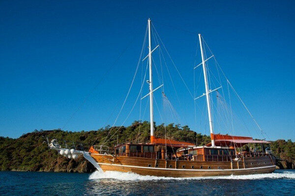 Marmaris-Türkiye arasında muhteşem bir mavi yolculuk deneyimi sunan 30 metrelik gulet.