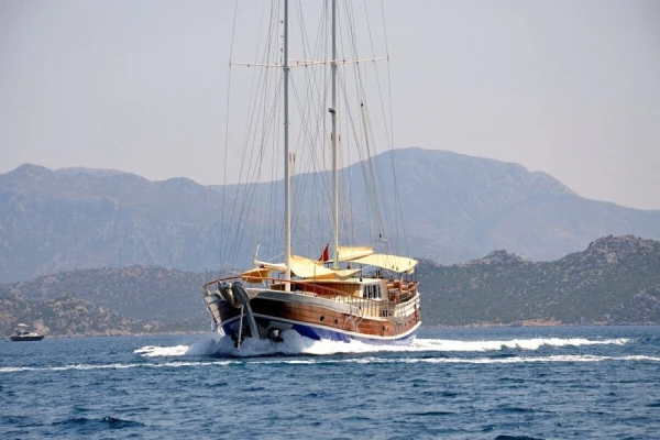 33m gulet tillgänglig för kryssning med 5 kvalificerade besättningsmedlemmar Marmaris-Turkiet