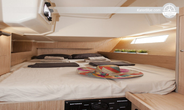 6 Accomadated sailing yacht Oceanis 41.1 Lefkada-Greece