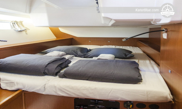 4 cabins sailing yacht Oceanis 45 Lefkada-Greece