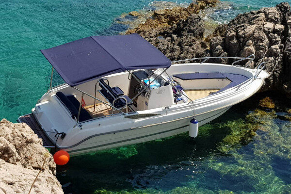 Uttern speedboat offering cruising services Kotor-Montenegro
