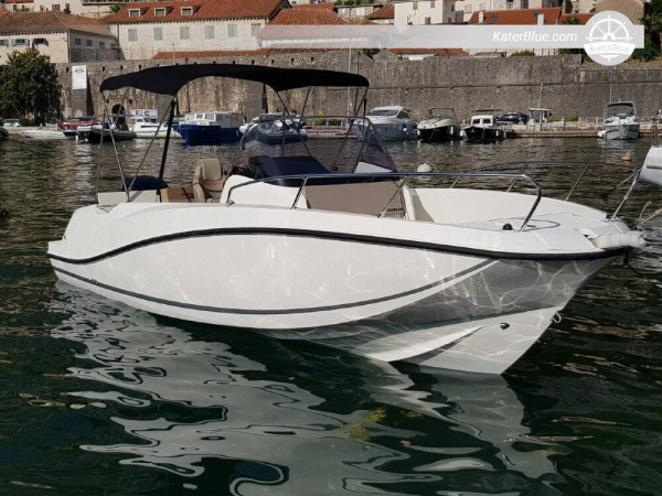Motoscafo ideale Activ 675 per la Grotta Azzurra di Kotor, Montenegro