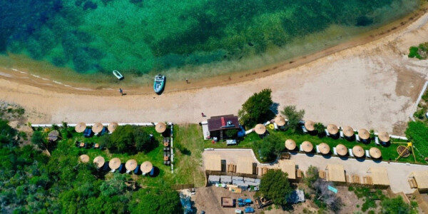 Aluguel de barco sem tripulação na costa de Bigova-Montenegro