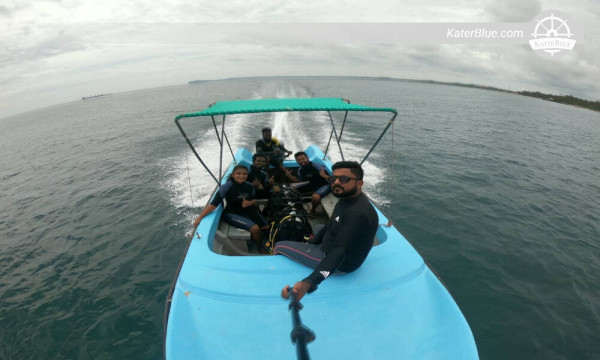 Aluguel semanal de barco com capitão em Heraklion, Grécia.