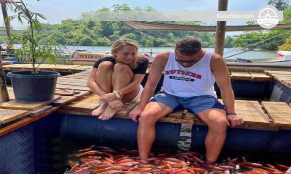 Explore o litoral de Creta, Grécia, alugando um barco sem tripulação.