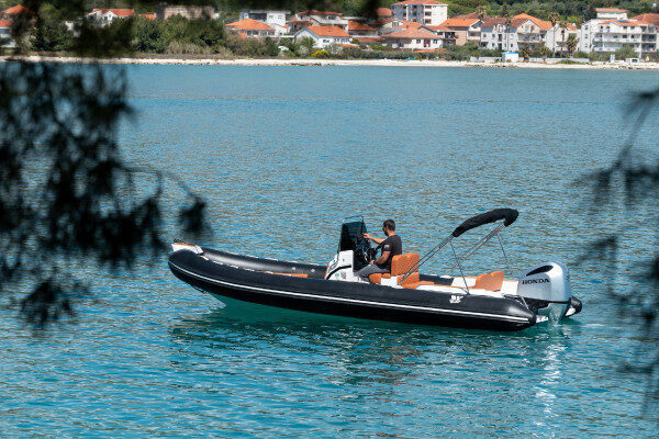Visit the stunning Brac &amp; Solta shoreline in Trogir, Croatia