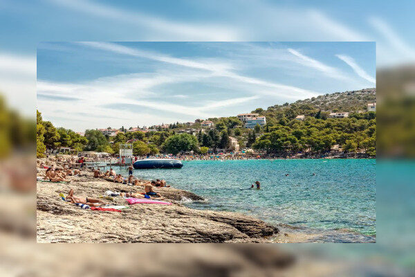 Das türkisfarbene Wasser genießen – Trogir, Kroatien