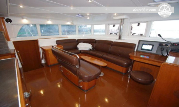 Perfect flybridge catamaran charter Cienfuegos, Cuba