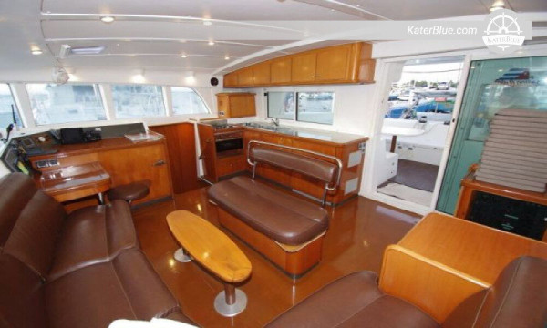 Perfect flybridge catamaran charter Cienfuegos, Cuba