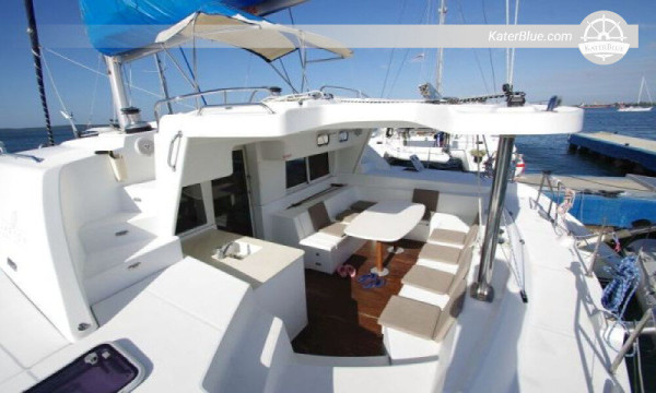 Perfect flybridge catamaran charter Cienfuegos, Cuba