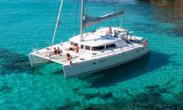 Fully equipped catamaran charter Cienfuegos, Cuba