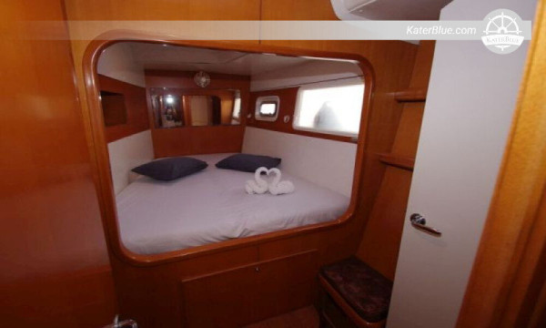 Perfect flybridge catamaran charter Cienfuegos, Cuba